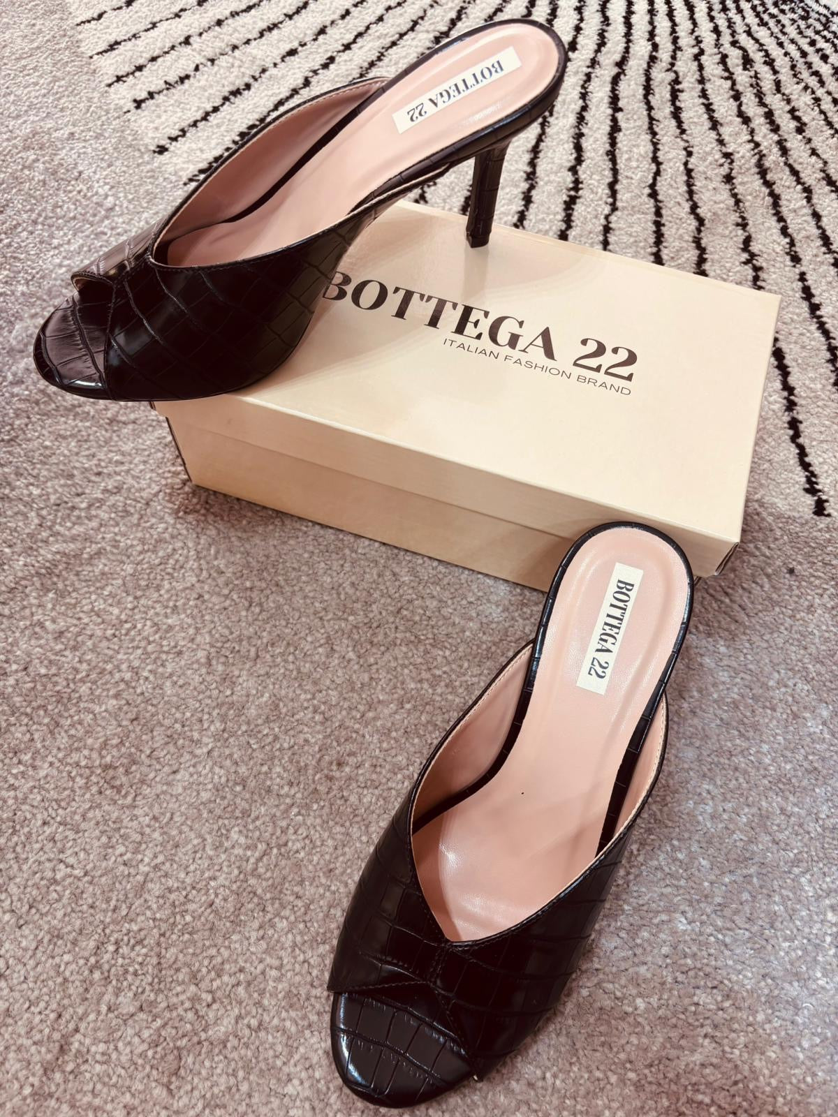 MULES SPUNTATA NERO - CHICAGO