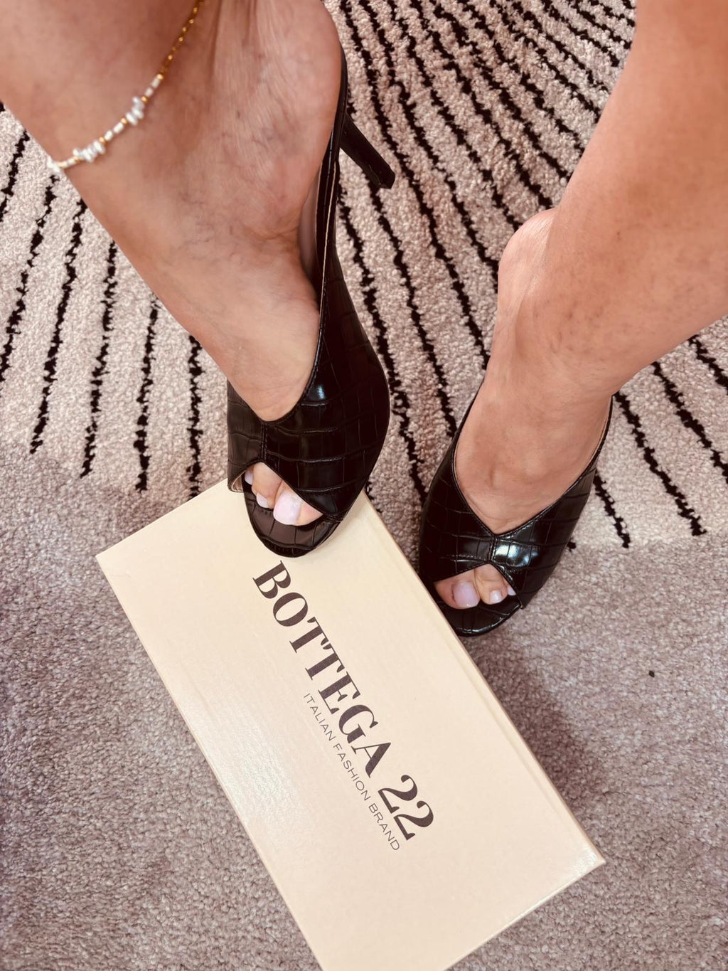 MULES SPUNTATA NERO - CHICAGO
