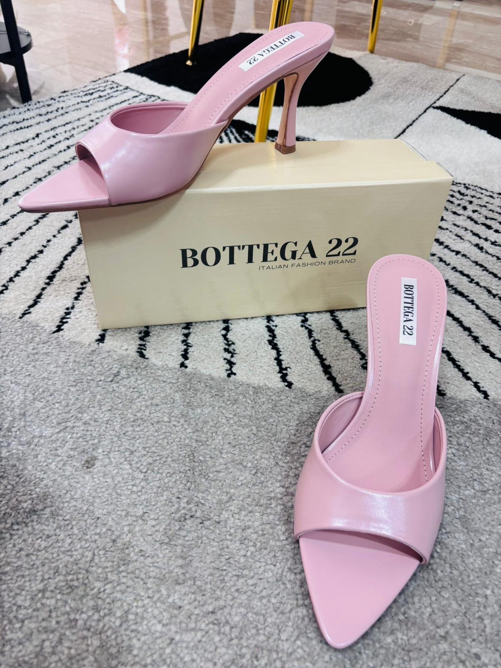 FLAT ROSA - BEVERLY HILLS